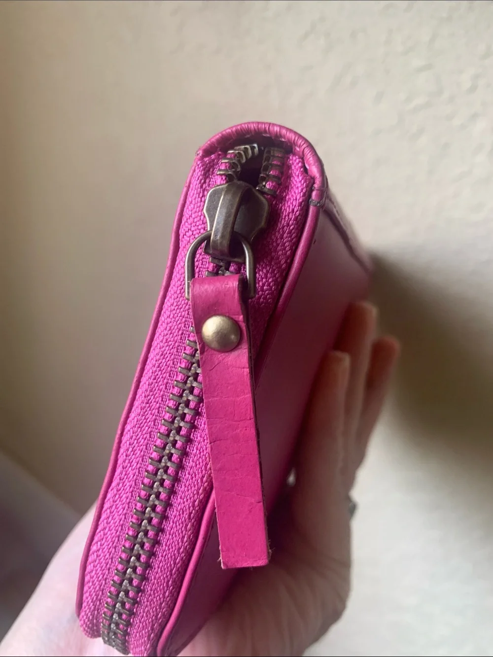 Montana Hudson Women's Leather Zip-Around Wallet in Pink